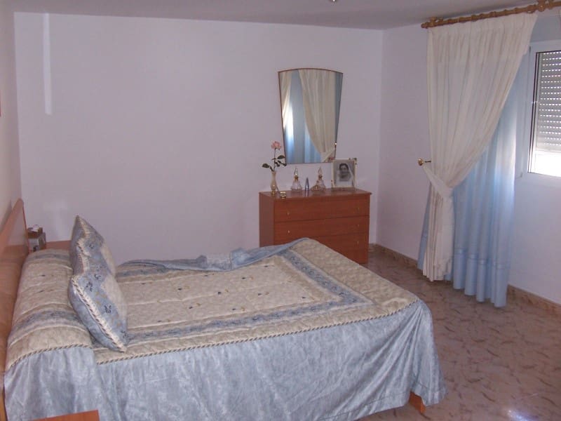 4 soveværelse Byhus til salg i Arenas del Rey - € 99.000 (Ref: 679289)