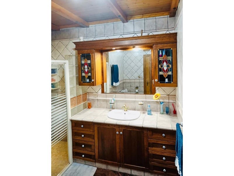 4 soveværelse Byhus til salg i Huetor Tajar med swimmingpool garage - € 295.000 (Ref: 6917579)