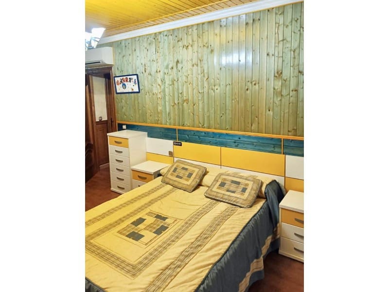 4 soveværelse Byhus til salg i Huetor Tajar med swimmingpool garage - € 295.000 (Ref: 6917579)