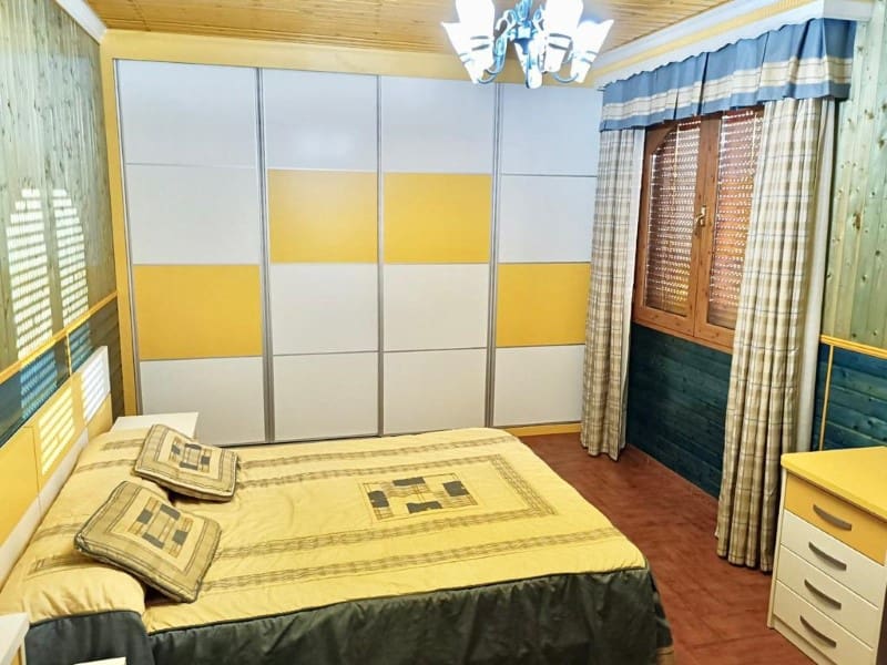 4 soveværelse Byhus til salg i Huetor Tajar med swimmingpool garage - € 295.000 (Ref: 6917579)