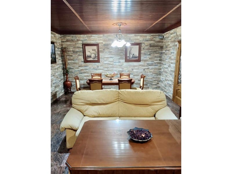 4 soveværelse Byhus til salg i Huetor Tajar med swimmingpool garage - € 295.000 (Ref: 6917579)