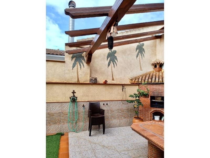 4 soveværelse Byhus til salg i Huetor Tajar med swimmingpool garage - € 295.000 (Ref: 6917579)