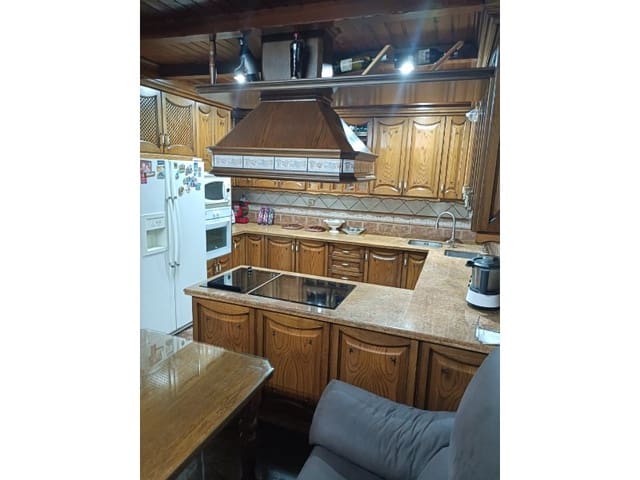 4 soveværelse Byhus til salg i Huétor Tájar med swimmingpool garage - € 295.000 (Ref: 6917579)