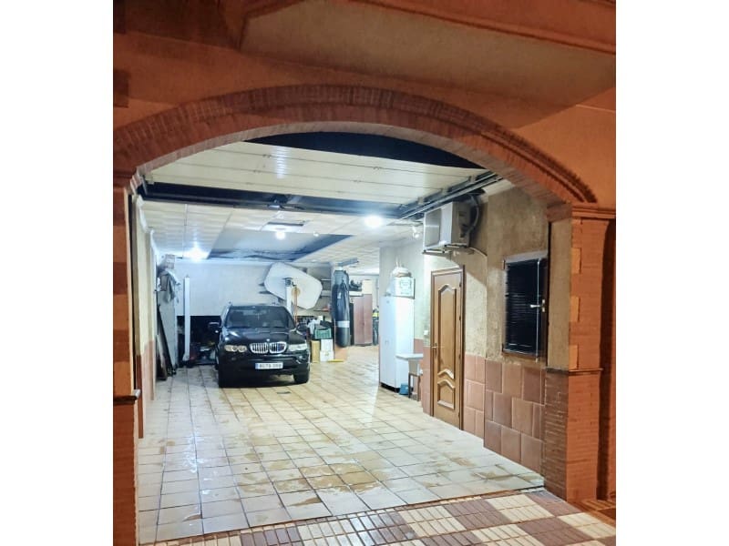 4 soveværelse Byhus til salg i Huetor Tajar med swimmingpool garage - € 295.000 (Ref: 6917579)