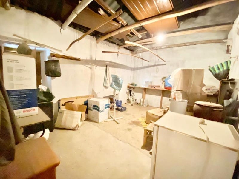 6 soveværelse Byhus til salg i Cacin med garage - € 90.000 (Ref: 6950925)