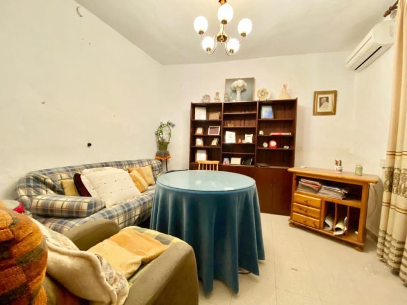 6 soveværelse Byhus til salg i Cacin med garage - € 90.000 (Ref: 6950925)