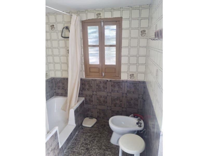 6 soveværelse Byhus til salg i Cacin med garage - € 90.000 (Ref: 6950925)