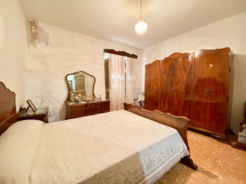 6 soveværelse Byhus til salg i Alhama de Granada - € 85.000 (Ref: 7078783)