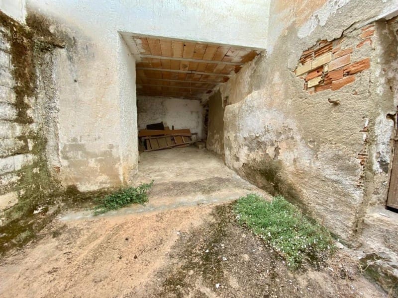 6 soveværelse Byhus til salg i Alhama de Granada - € 85.000 (Ref: 7078783)