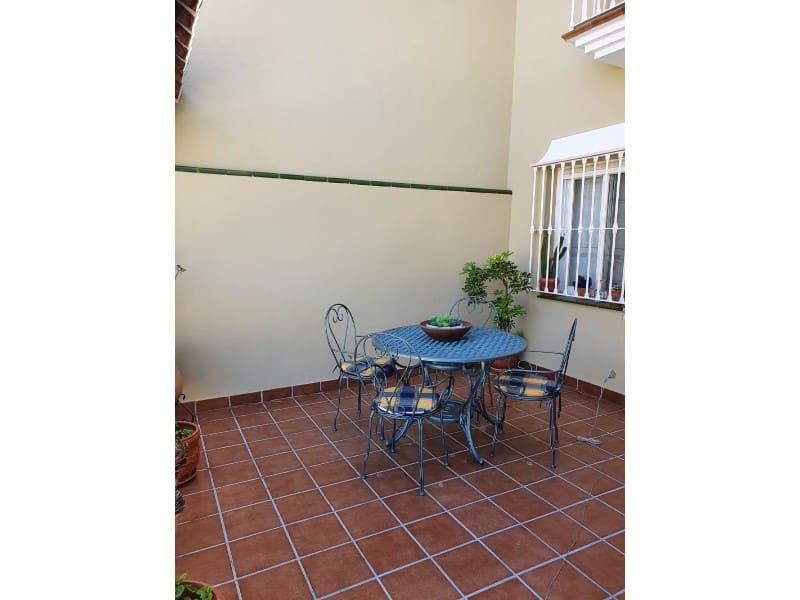 3 soveværelse Villa til salg i Torre del Mar med swimmingpool garage - € 630.000 (Ref: 7078784)