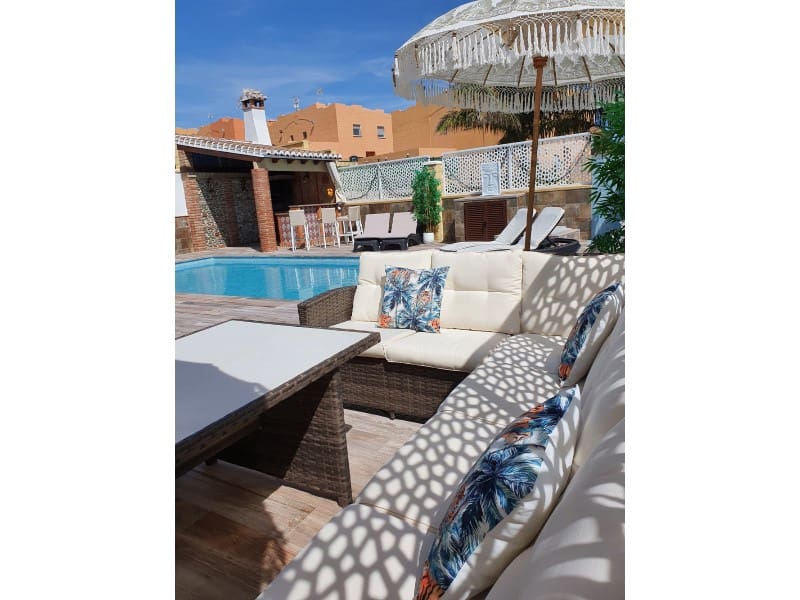 3 soveværelse Villa til salg i Torre del Mar med swimmingpool garage - € 630.000 (Ref: 7078784)