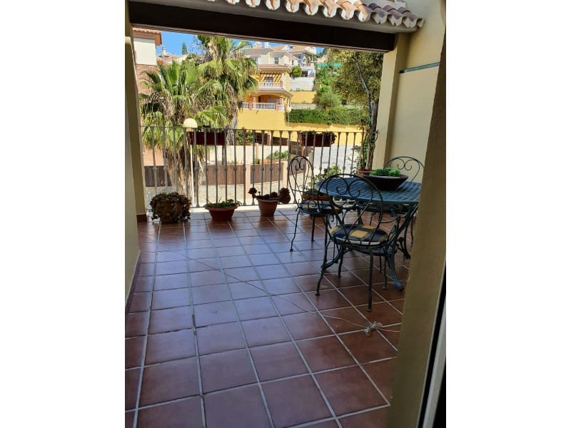 3 soveværelse Villa til salg i Torre del Mar med swimmingpool garage - € 630.000 (Ref: 7078784)