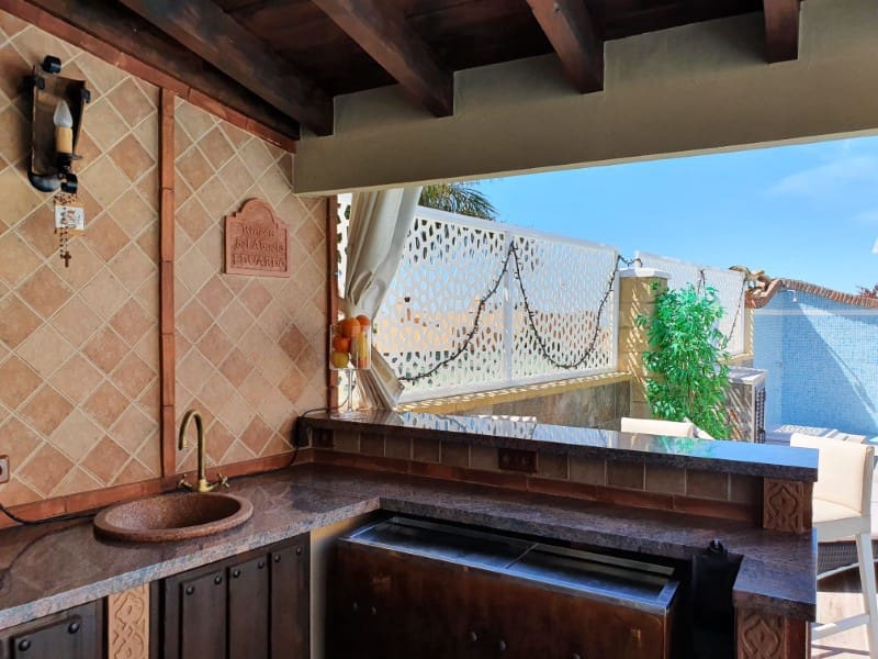 3 soveværelse Villa til salg i Torre del Mar med swimmingpool garage - € 630.000 (Ref: 7078784)