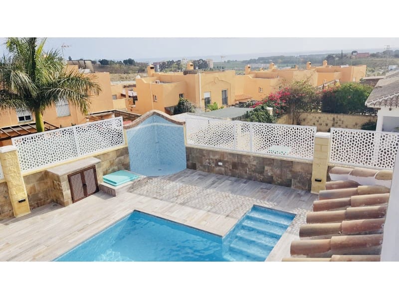 3 soveværelse Villa til salg i Torre del Mar med swimmingpool garage - € 630.000 (Ref: 7078784)