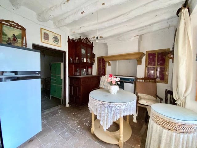 8 soveværelse Byhus til salg i Alhama de Granada - € 79.000 (Ref: 7240897)