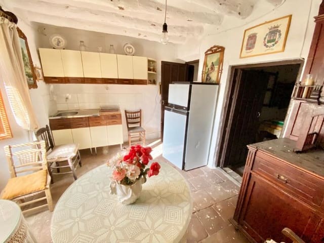 8 soveværelse Byhus til salg i Alhama de Granada - € 79.000 (Ref: 7240897)