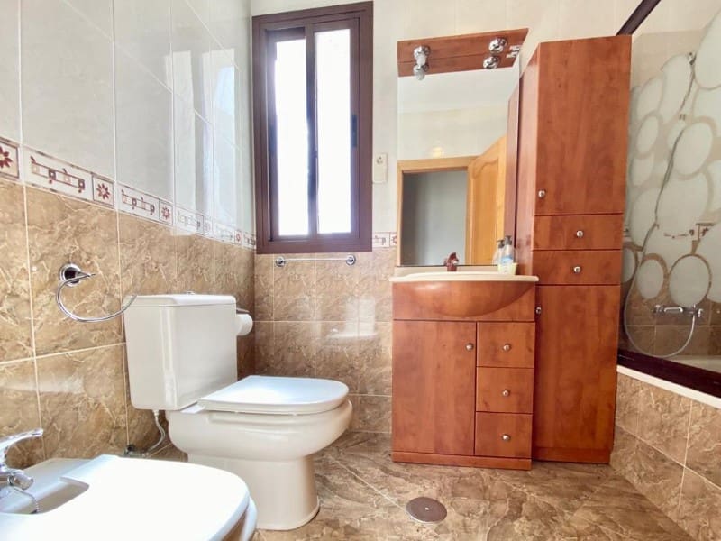 4 soveværelse Lejlighed til salg i Alhama de Granada med garage - € 110.000 (Ref: 7784209)