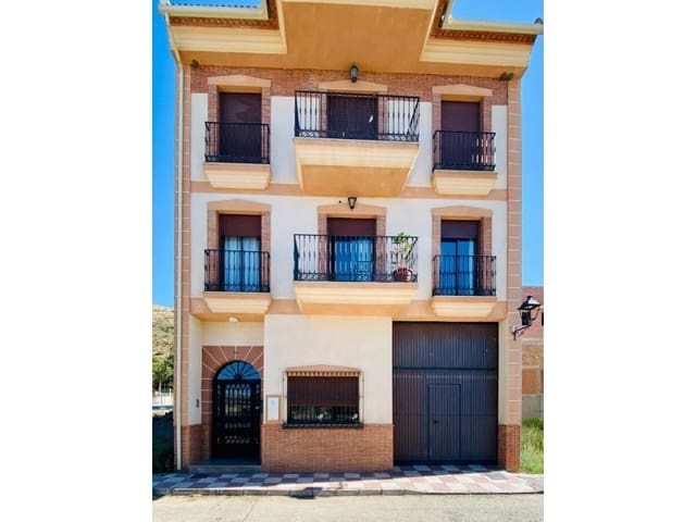 4 bedroom Flat for sale in Alhama de Granada with garage - € 110,000 (Ref: 7784209)