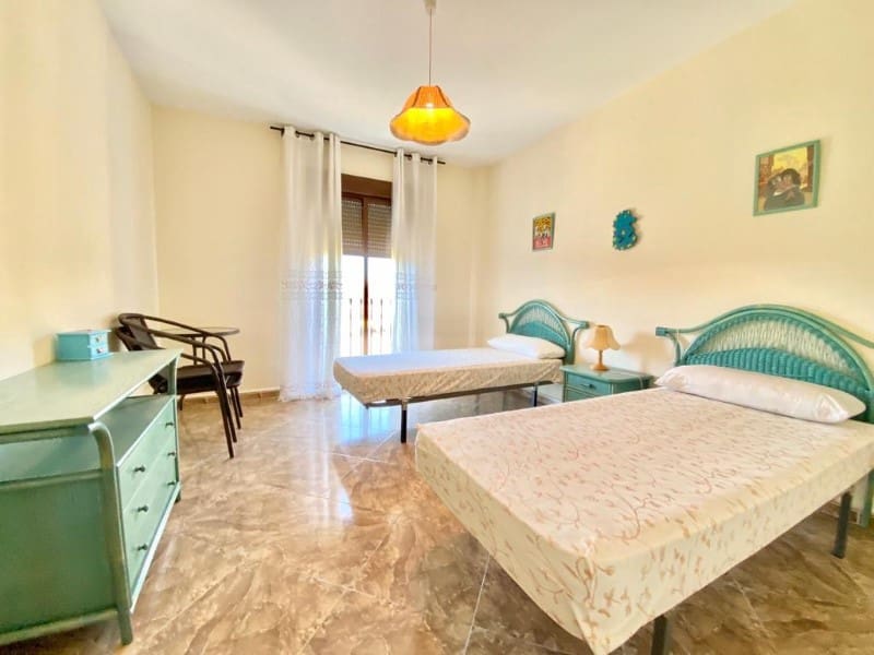 4 soveværelse Lejlighed til salg i Alhama de Granada med garage - € 110.000 (Ref: 7784209)