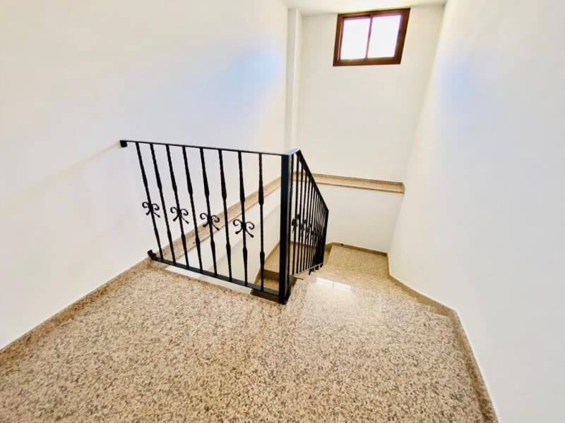 4 soveværelse Lejlighed til salg i Alhama de Granada med garage - € 110.000 (Ref: 7784209)