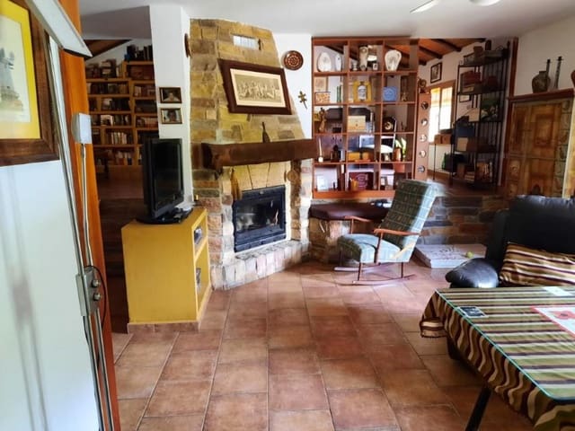 4 soverom Finca/Herregård til salgs i Arenas del Rey med svømmebasseng garasje - € 550 000 (Ref: 7842411)