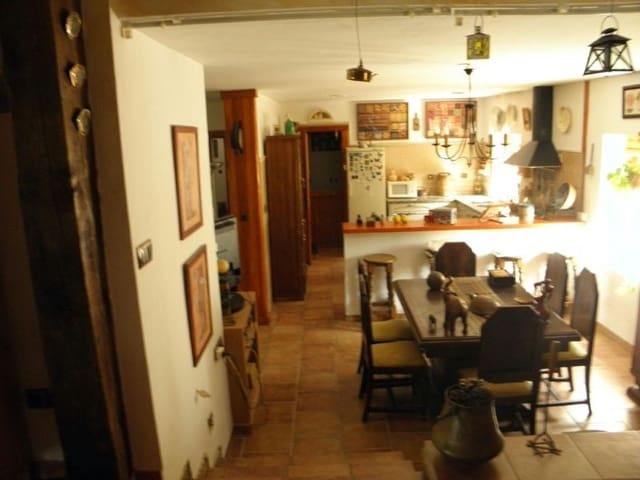 4 soverom Finca/Herregård til salgs i Arenas del Rey med svømmebasseng garasje - € 550 000 (Ref: 7842411)