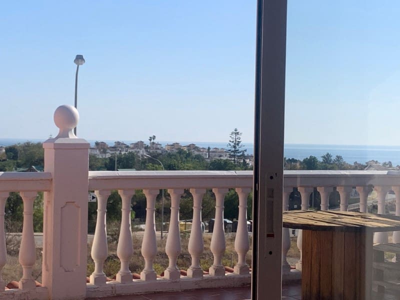 3 sypialnia Willa na sprzedaż w Torrox Park z basenem - 330 000 € (Ref: 7894837)