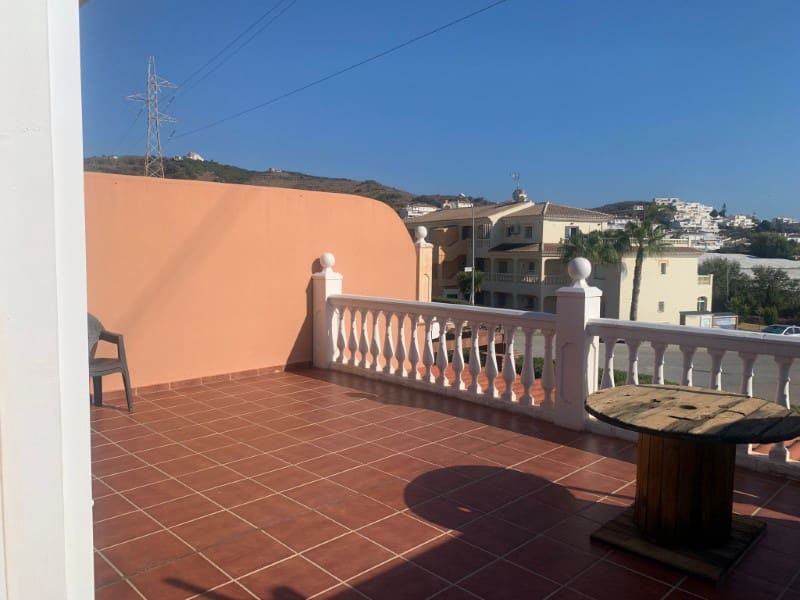 3 sypialnia Willa na sprzedaż w Torrox Park z basenem - 330 000 € (Ref: 7894837)