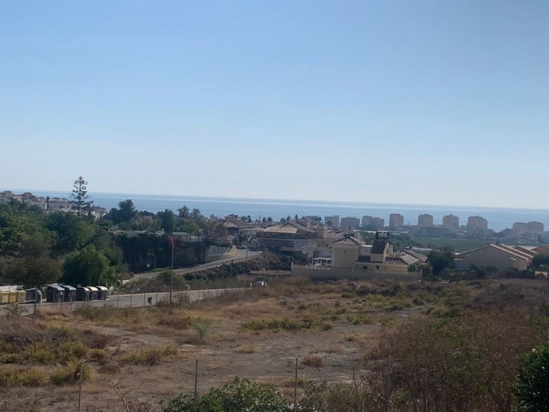 3 sypialnia Willa na sprzedaż w Torrox Park z basenem - 330 000 € (Ref: 7894837)