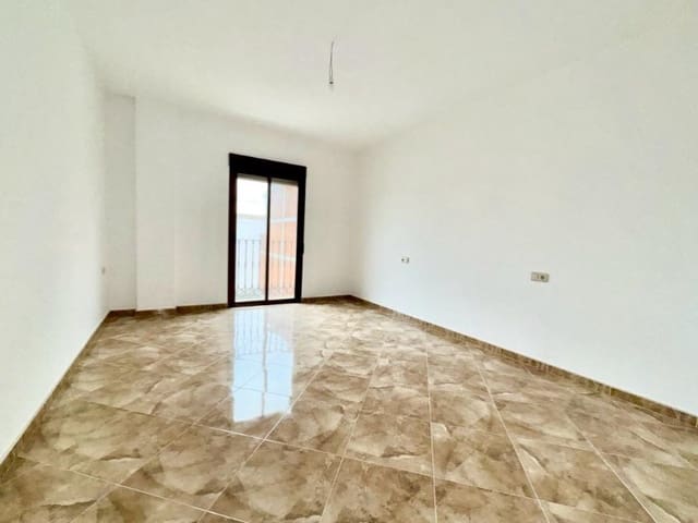 4 bedroom Flat for sale in Alhama de Granada with garage - € 120,000 (Ref: 7901431)