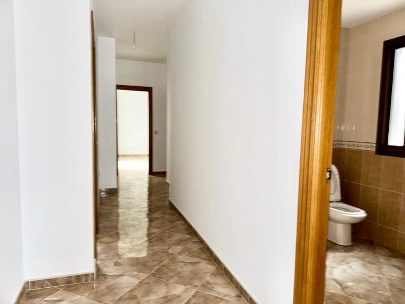 4 soveværelse Lejlighed til salg i Alhama de Granada med garage - € 120.000 (Ref: 7901431)