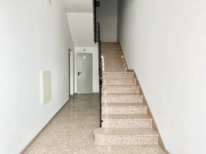 4 soveværelse Lejlighed til salg i Alhama de Granada med garage - € 120.000 (Ref: 7901431)