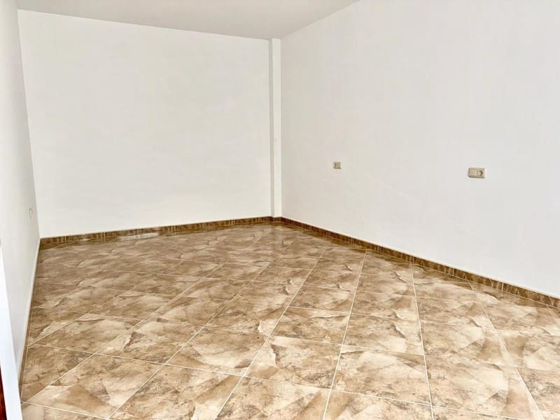 4 chambre Appartement à vendre à Alhama de Granada avec garage - 115 000 € (Ref: 7901432)