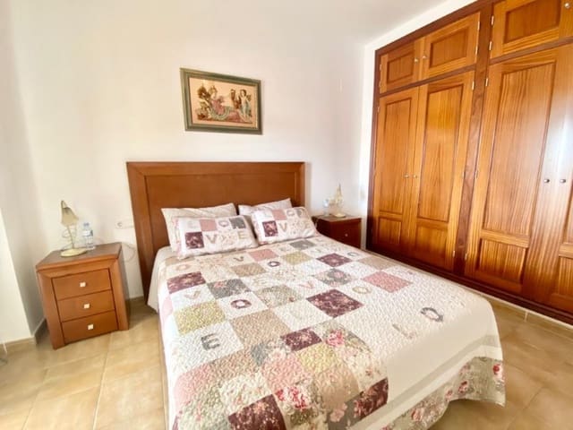 3 soverom Leilighet til leie i Mezquitilla, Vélez-Málaga med garasje - € 850 (Ref: 7982508)