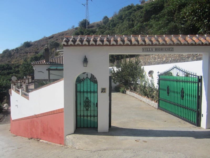 3 Zimmer Ferienvilla in Nerja mit Pool - 1.500 € (Ref: 8044901)