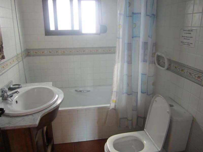 3 Zimmer Ferienvilla in Nerja mit Pool - 1.500 € (Ref: 8044901)