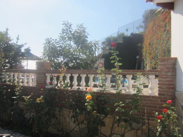 3 camera da letto Villa da affitare come casa vacanza in Centro, Nerja con piscina - 1.500 € (Rif: 8044901)