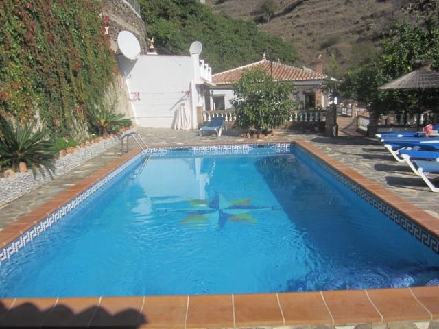 3 camera da letto Villa da affitare come casa vacanza in Centro, Nerja con piscina - 1.500 € (Rif: 8044901)