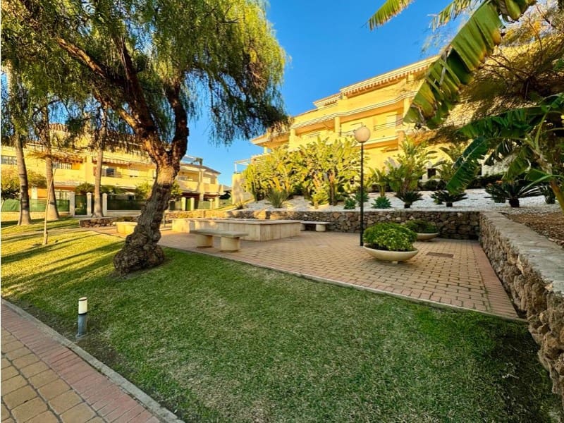 3 sypialnia Mieszkanie do wynajęcia w Caleta de Velez z basenem - 1 250 € (Ref: 8120295)