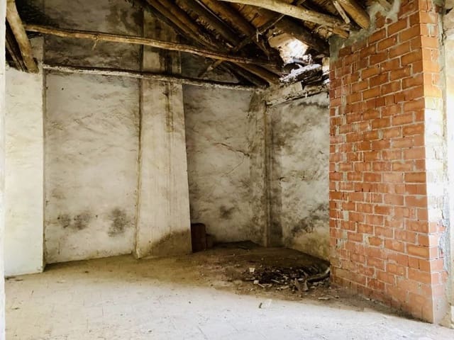 5 soveværelse Byhus til salg i Cacín med garage - € 49.000 (Ref: 830863)