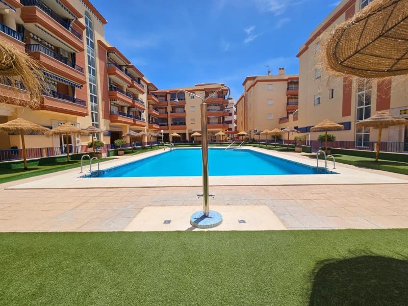 3 sovrum Lägenhet att hyra i Torrox-Costa med pool garage - 900 € (Ref: 8359649)