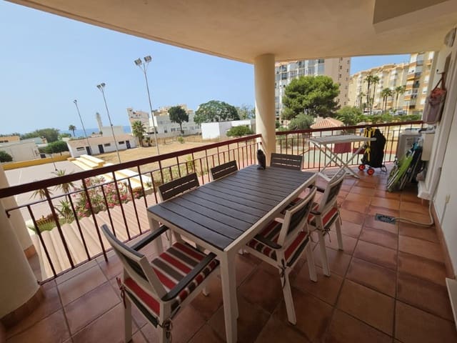 Piso de 2 habitaciones en Centro Internacional, Torrox en alquiler con piscina garaje - 800 € (Ref: 8455959)