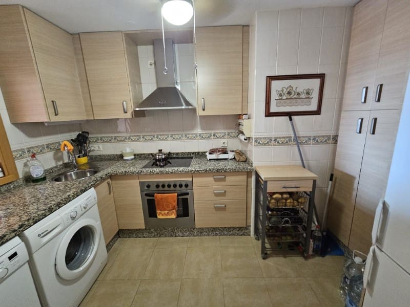 Appartement de 2 chambres à louer à Torrox-Costa avec piscine garage - 800 € (Ref: 8455959)