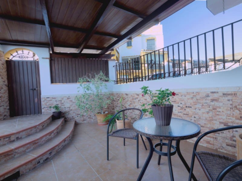 Chalet de 3 habitaciones en Torre del Mar en venta con piscina garaje - 410.000 € (Ref: 8495225)