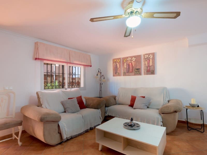 Chalet de 3 habitaciones en Torre del Mar en venta con piscina garaje - 410.000 € (Ref: 8495225)