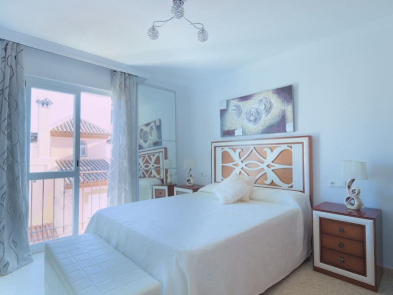 Chalet de 3 habitaciones en Torre del Mar en venta con piscina garaje - 410.000 € (Ref: 8495225)
