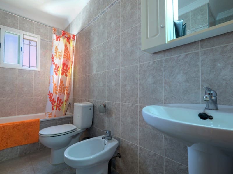 Chalet de 3 habitaciones en Torre del Mar en venta con piscina garaje - 410.000 € (Ref: 8495225)