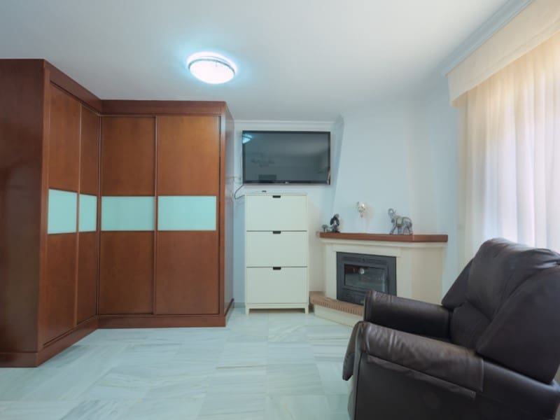 Chalet de 3 habitaciones en Torre del Mar en venta con piscina garaje - 410.000 € (Ref: 8495225)