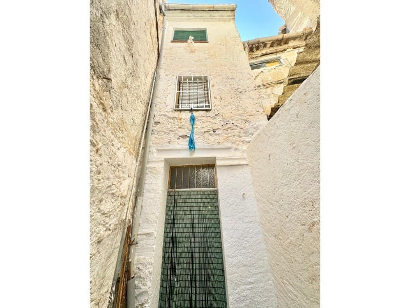 3 bedroom Townhouse for sale in Alhama de Granada - € 69,900 (Ref: 8532170)