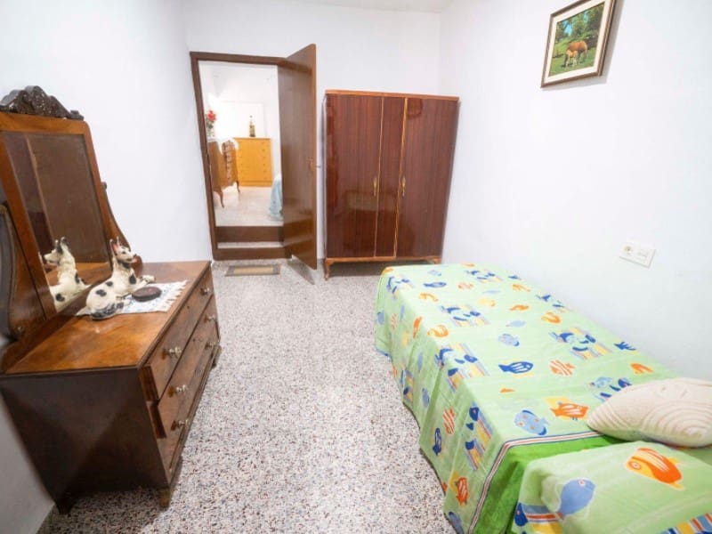 5 soveværelse Byhus til salg i Alhama de Granada med garage - € 124.000 (Ref: 8760313)